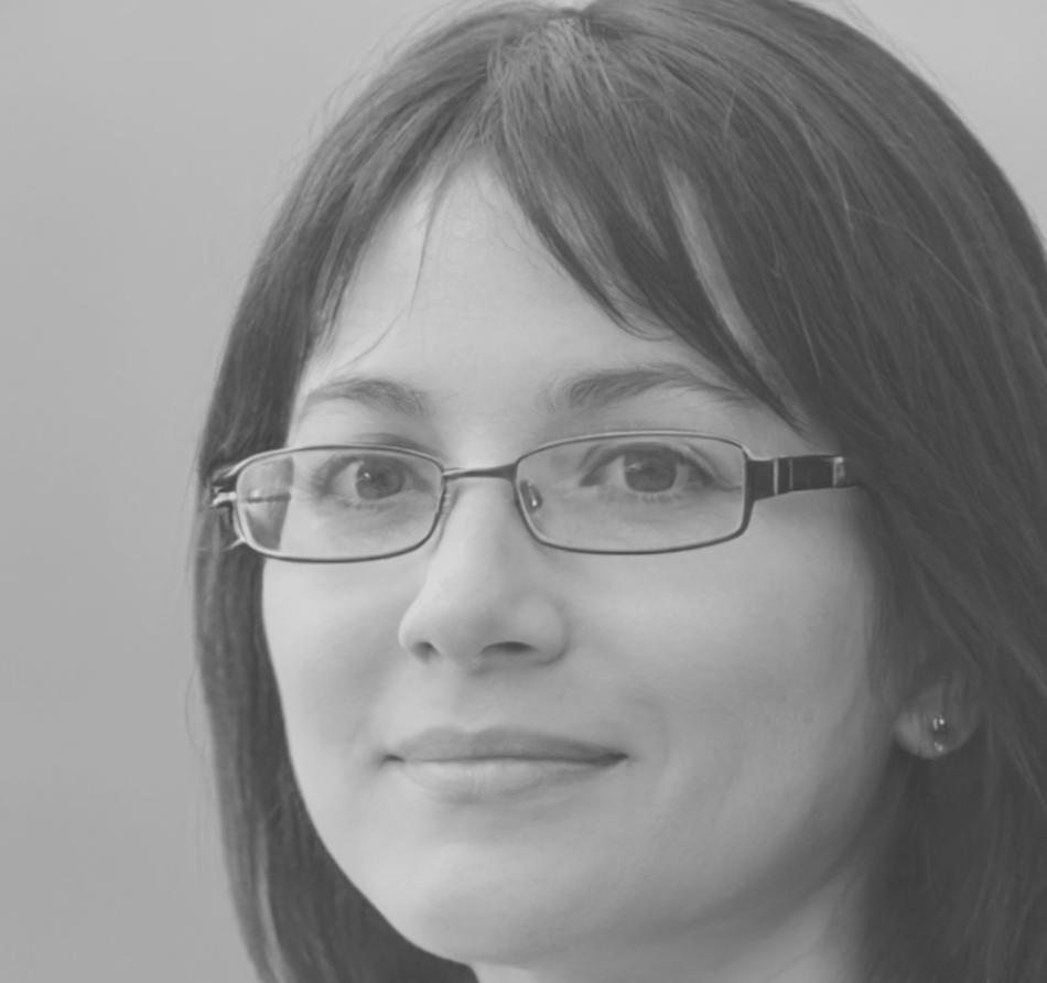 Instructora experta en modelado financiero